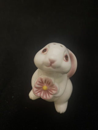 Avon Bunny salt & pepper shakers RCD|49502