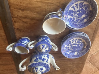 Occupied Japan Blue Willow Miniature Tea set 13 pieces #62 VV MTS