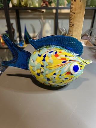 Art glass fish multicolor w/blue fins|52748