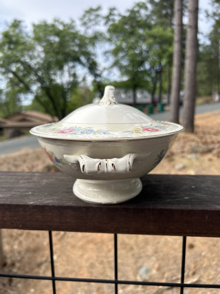 12F HOMER LAUGHLIN EGGSHELL GEORGIAN BOMBAY COVERED VEGETABLE SERVING BOWL RSV|67190