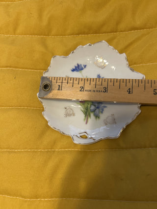 Leaf Shaped Trinket Dish Made in Japan MTS|63129