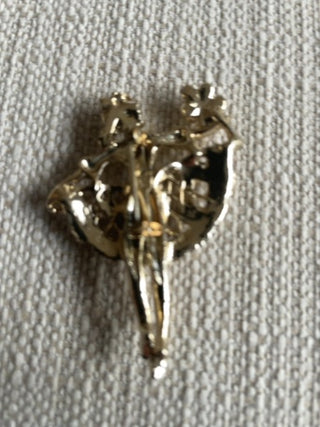 Ballerina pin