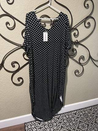 New with Tags Women's 2XL Long Blk/White Polka Dot Dress RCD|119455