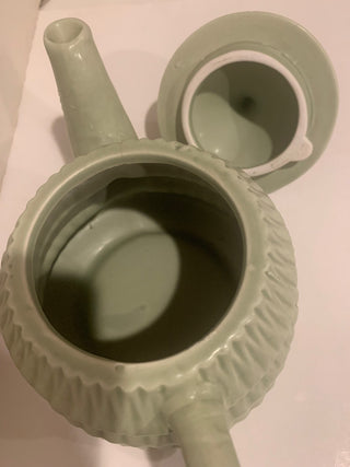 8” Christmas tree teapot w/lid MTS|131537