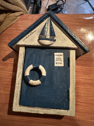 62 VV Signed artist Key storage box shaped as a beach house with a door and 3 hooks  MTS