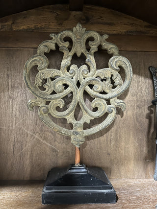 Standing Scroll Decor RCD