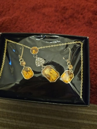 Amber Gems Goldtone Jewelry Set