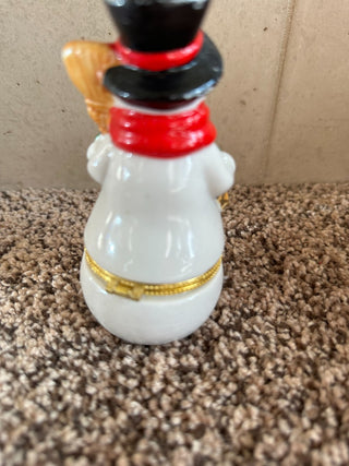 Vtg. Snowman Trinket box figurine, porcelain 5". RCD|95921