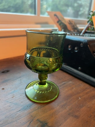 ONE 4.5” Indiana Glass King’s Crown Thumbprint Green Goblet Vintage 1970s