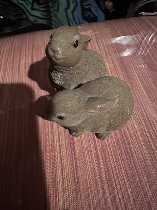 Vintage precious pair of wild bunnies rabbits figurine #62 VV MTS