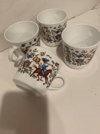 Vntg Corning Troubadour mug set/4. MTS|135305