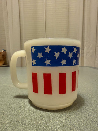 Vintage milk glass Stars and Stripes mug RSV