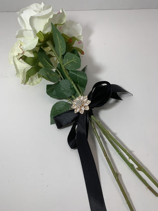 Rose Boquet w/ Brooch|56192