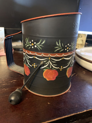 Sifter w/ hand painted strawberry design|46656