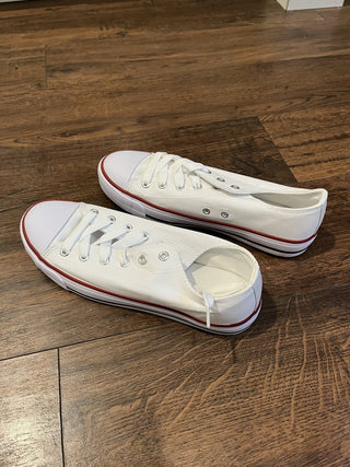 New Women's Size 9 White Low-Top (Converse-like) Shoes RCD|117434