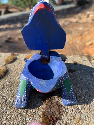 Oaxacan alebrije frog a traditional Mexican folk art sculpture Trinket box
