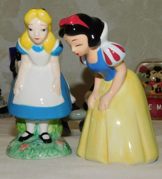 DISNEY SNOW WHITE & ALICE SALT & PEPPER SHAKERS|94113