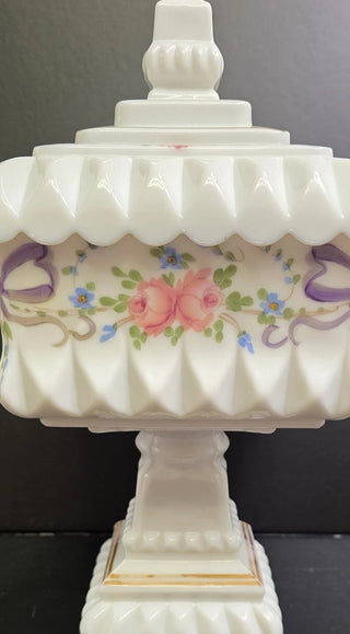Have one to sell? Sell now  Share Vintage Westmoreland White Milk Glass Hand Painted Wedding Box|95170
