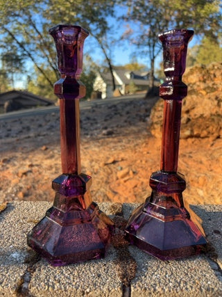 JP SET OF 2 vintage amethyst purple pressed glass hexagonal column candlestick holders 10”