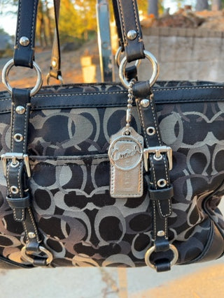Vintage Coach optic black/gray Gallery shoulder purse tote F15669.