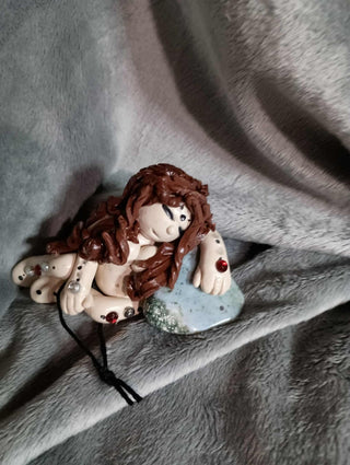 Goddess with sea stone rsv|100822