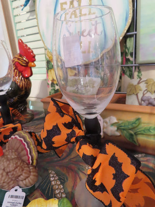 Black stemmed wine glas w/Halloween ribbon MTS