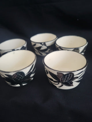 Vintage Tea Pot with Lid & 5 Cups - Black & Cream RCD