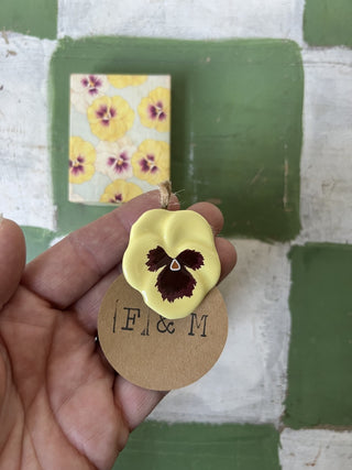 VTG Avon Pansy Pin F&M|98744