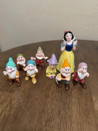 Porcelain Snow White + 7 Dwarves