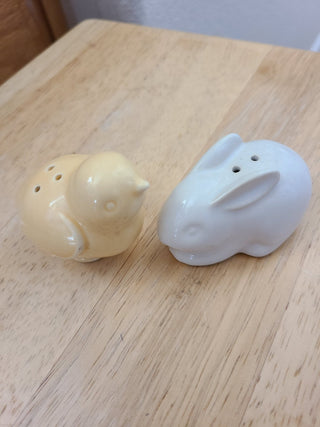 Hallmark Bunny & Chick Salt and Pepper Shaker Set RCD