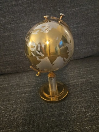 RM826-Brass Globe Cigarette Dispenser
