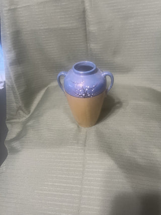 shofu vase with white flowers rsv