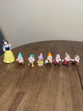 Porcelain Snow White + 7 Dwarves
