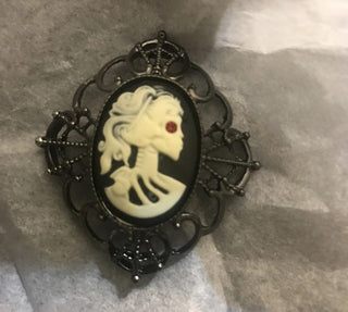 Avon Halloween Motif Pin Cameo Gothic Lolita Brooch Lady Skeleton #62 VV MTS|110659