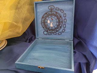Alice & Chesh Grin box|57032