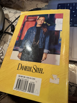 VV #62 Danielle Steel Novel " Impossible" Hard cover MTS