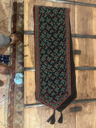 Beautiful Tapestry runner Christmas Holly Berries approx. 6 feet #63 VV MTS|135769