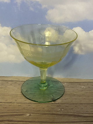 Vintage uranium cocktail glass  4”high by 4” across RCD|53874