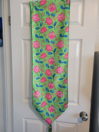 Table Runner Green w/Pink & Blue Flowers 88" x 13-1/2" RCD|148505