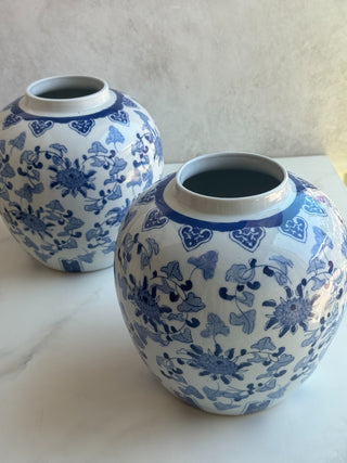 Blue and White Floral Chinoiserie Pot|96560