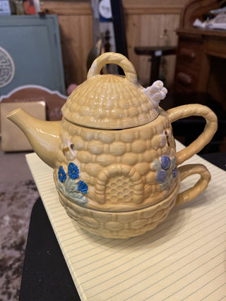 Beehive Honey comb tea pot and cup|44574