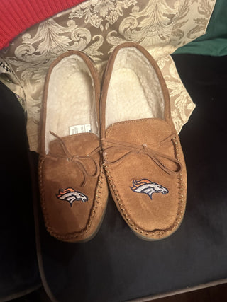 Denver Broncos NFL Football Logo FOCO Tan Sherpa Moccasin Shoes Mens L #47 VV MTS|133140
