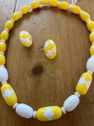 AVON 70s Yellow/White Necklace Set MTS