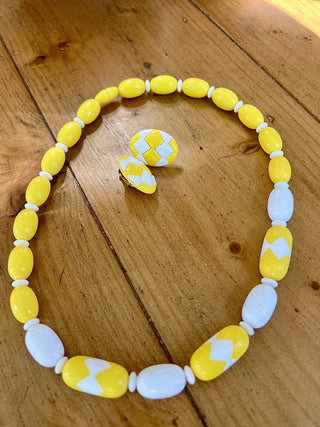 AVON 70s Yellow/White Necklace Set MTS