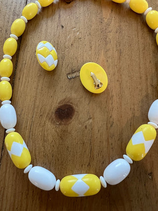 AVON 70s Yellow/White Necklace Set MTS