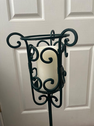 VINTAGE STANDING HUNTER GREEN HEAVY CAST IRON CANDLE HOLDER 33.5" TALL VERY GOOD CONDITION  (KJS) RCD|127235