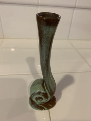 Jd-Vtg Frankoma pottery snail bud vase MTS