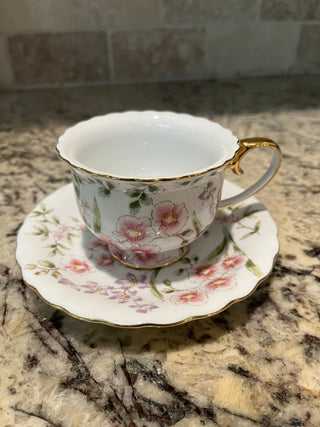 Vintage Floral Footed Tea Cup & Saucer (28) RCD|72028