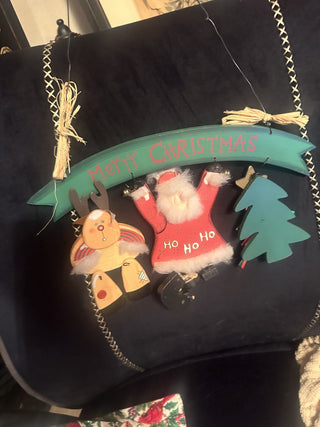 Giftco Inc Hanging Wooden Merry Christmas Sign With Reindeer/Santa /Xmas tree #62 VV MTS|141876