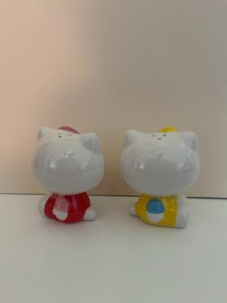Hello Kitty Salt and Pepper Shaker Set of 2